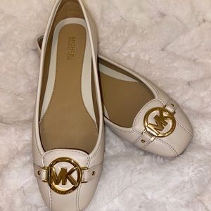NWOT Michael Kors flats in soft pink